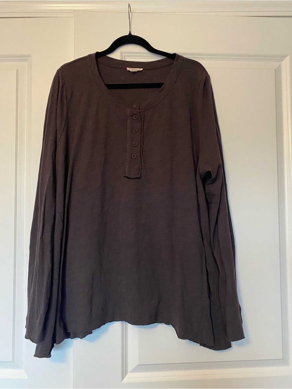 Cotton Bleu boutique Long-Sleeve Henley Shirt